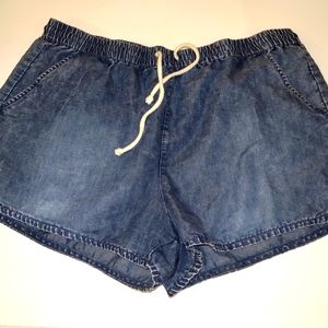 Distressed cotton shorts
